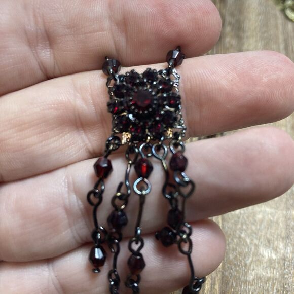 Avon Necklace And Earrings Garnet Rhinestones Dark Gothic Y2k - Picture 8 of 8